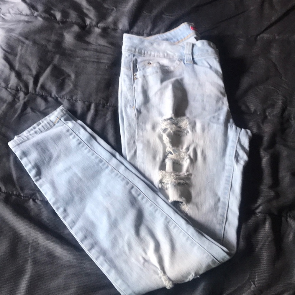 Ripped skinny jeans